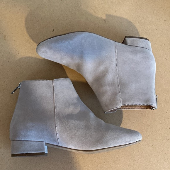 Seychelles Tan Suede Booties. Size 7 - Picture 6 of 8